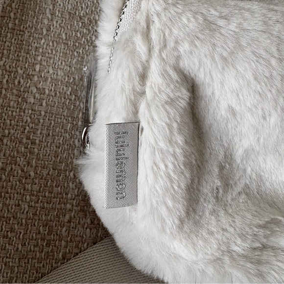 Lululemon Everywhere Belt Bag 1L NWT Bone/Silver - Picture 6 of 7